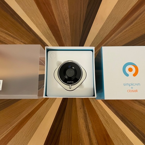 3 SimpliCams + Powered By Closeli Indoor HD Wi-Fi Security Cameras Retail: $450 - Picture 3 of 8